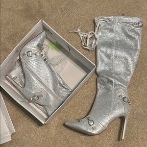 Mata Shoes Shimmering Silver Heeled Boots 👢